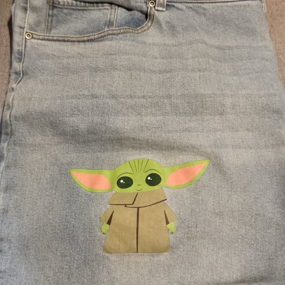 Baby Yoda Star Wars Jeans - Picture 2 of 5